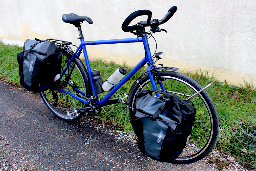 Vélo Affranchi de la Collection "Voyageur" avec bagages